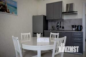 Студия квартира, посуточно, 41м2, 3/10 этаж