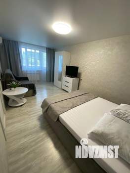1-к квартира, посуточно, 38м2, 3/5 этаж