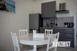 Студия квартира, посуточно, 41м2, 3/10 этаж