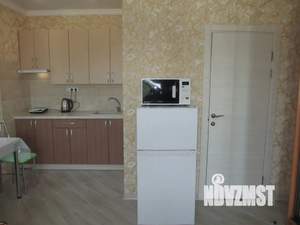 Студия квартира, посуточно, 30м2, 1/3 этаж