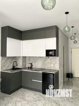 Студия квартира, посуточно, 35м2, 1/5 этаж