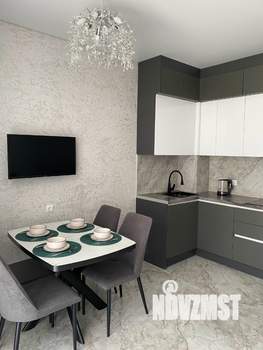 Студия квартира, посуточно, 35м2, 1/5 этаж