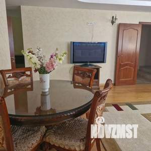 3-к квартира, посуточно, 114м2, 1/3 этаж