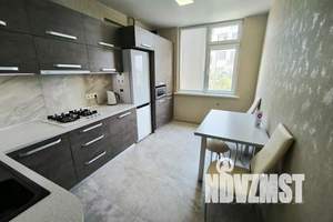 1-к квартира, посуточно, 40м2, 2/10 этаж