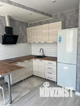 Студия квартира, посуточно, 30м2, 1/3 этаж