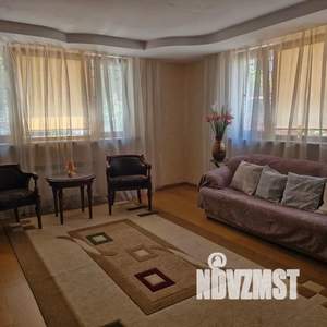 3-к квартира, посуточно, 114м2, 1/3 этаж