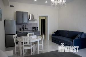 Студия квартира, посуточно, 41м2, 3/10 этаж