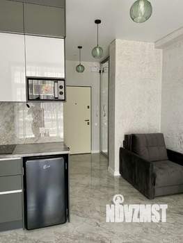 Студия квартира, посуточно, 35м2, 1/5 этаж