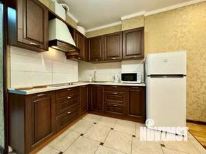 Студия квартира, посуточно, 42м2, 9/13 этаж