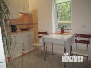 Студия квартира, посуточно, 30м2, 1/3 этаж