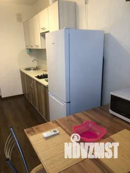 1-к квартира, посуточно, 42м2, 9/10 этаж