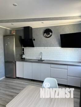 Студия квартира, посуточно, 30м2, 1/3 этаж