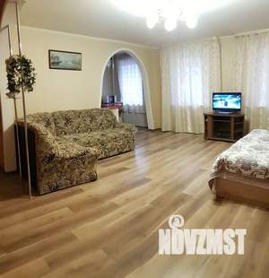 1-к квартира, посуточно, 44м2, 2/3 этаж