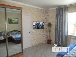 Студия квартира, посуточно, 30м2, 1/3 этаж