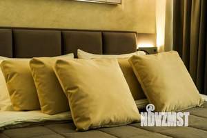 Студия квартира, посуточно, 42м2, 1/5 этаж