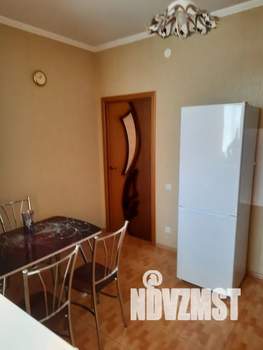 1-к квартира, посуточно, 42м2, 4/5 этаж