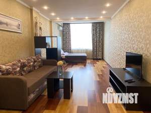 Студия квартира, посуточно, 42м2, 9/13 этаж