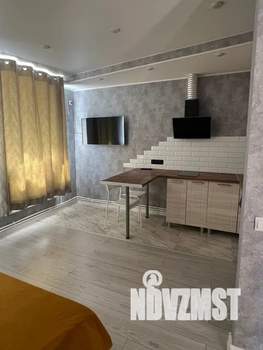 Студия квартира, посуточно, 30м2, 1/3 этаж