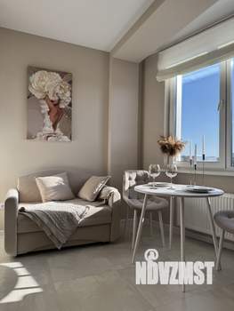 Студия квартира, посуточно, 40м2, 2/5 этаж