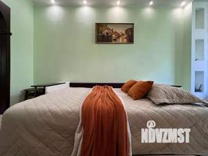 Студия квартира, посуточно, 40м2, 1/5 этаж