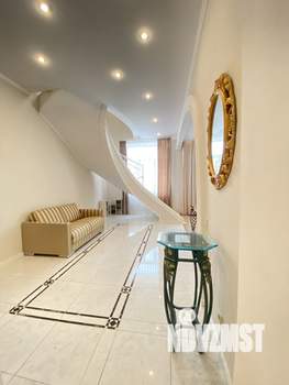 6-к квартира, на длительный срок, 245м2, 4/5 этаж