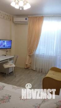 1-к квартира, посуточно, 38м2, 3/10 этаж