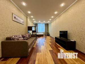 Студия квартира, посуточно, 42м2, 9/13 этаж