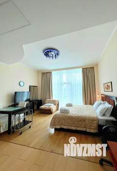 Студия квартира, посуточно, 42м2, 1/9 этаж