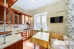 2-к квартира, вторичка, 64м2, 1/2 этаж