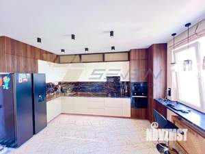 4-к квартира, вторичка, 160м2, 9/10 этаж