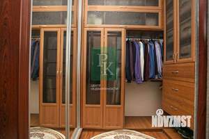 4-к квартира, вторичка, 110м2, 3/5 этаж