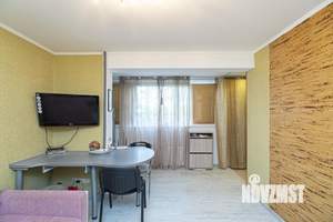 2-к квартира, вторичка, 63м2, 1/9 этаж