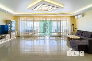 4-к квартира, вторичка, 220м2, 4/9 этаж
