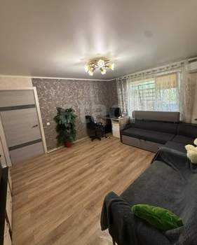 4-к квартира, вторичка, 76м2, 1/10 этаж