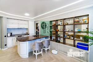 3-к квартира, вторичка, 110м2, 1/9 этаж