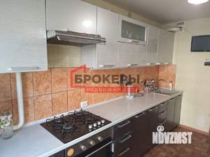 2-к квартира, вторичка, 60м2, 1/10 этаж