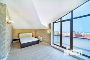 4-к квартира, вторичка, 140м2, 4/5 этаж