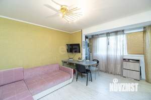 2-к квартира, вторичка, 63м2, 1/9 этаж