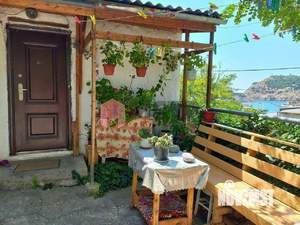 2-к квартира, вторичка, 33м2, 1/1 этаж