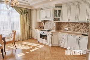 4-к квартира, вторичка, 134м2, 4/10 этаж