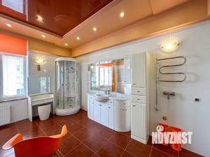 3-к квартира, вторичка, 138м2, 3/5 этаж