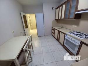 2-к квартира, вторичка, 64м2, 1/10 этаж