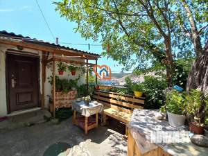 2-к квартира, вторичка, 33м2, 1/1 этаж