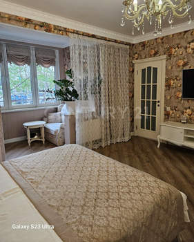 4-к квартира, вторичка, 150м2, 1/5 этаж