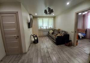 2-к квартира, вторичка, 42м2, 1/5 этаж