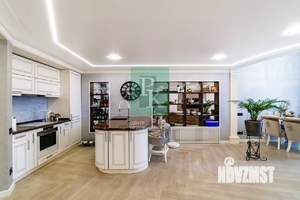 3-к квартира, вторичка, 110м2, 1/9 этаж