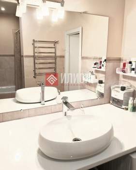 2-к квартира, вторичка, 67м2, 1/10 этаж