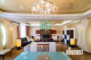 3-к квартира, вторичка, 142м2, 8/9 этаж