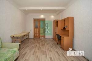 3-к квартира, вторичка, 70м2, 2/2 этаж