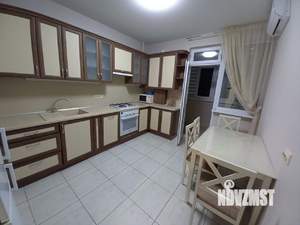 2-к квартира, вторичка, 64м2, 1/10 этаж